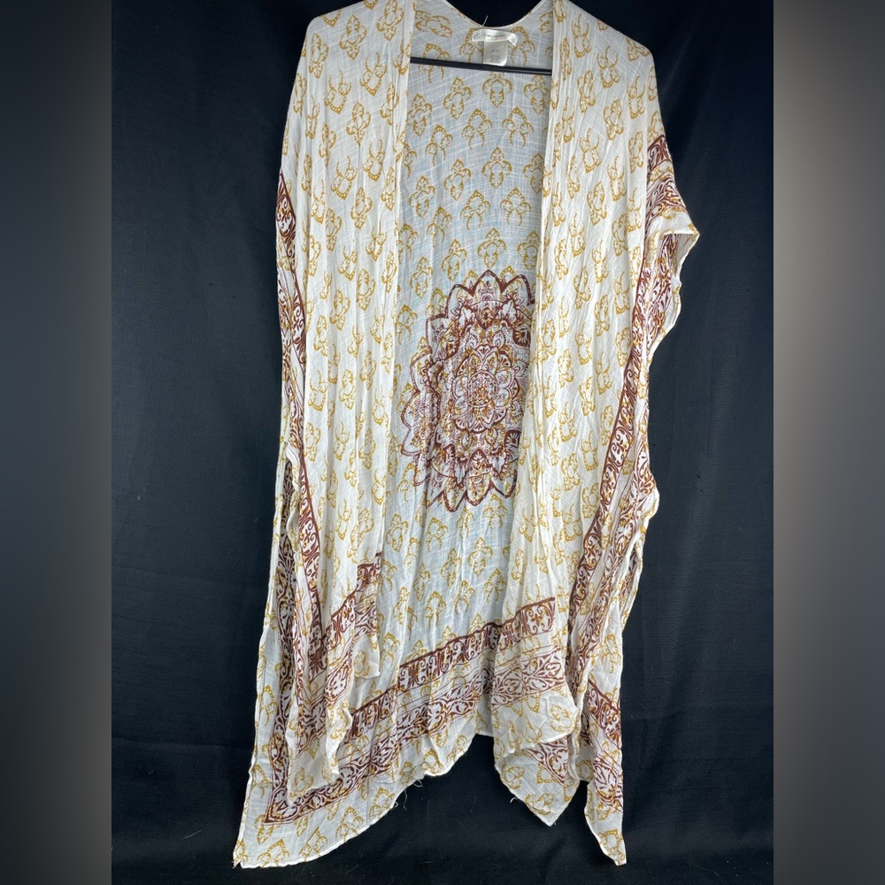 Francesca’s Mandala Print Kimono One Size